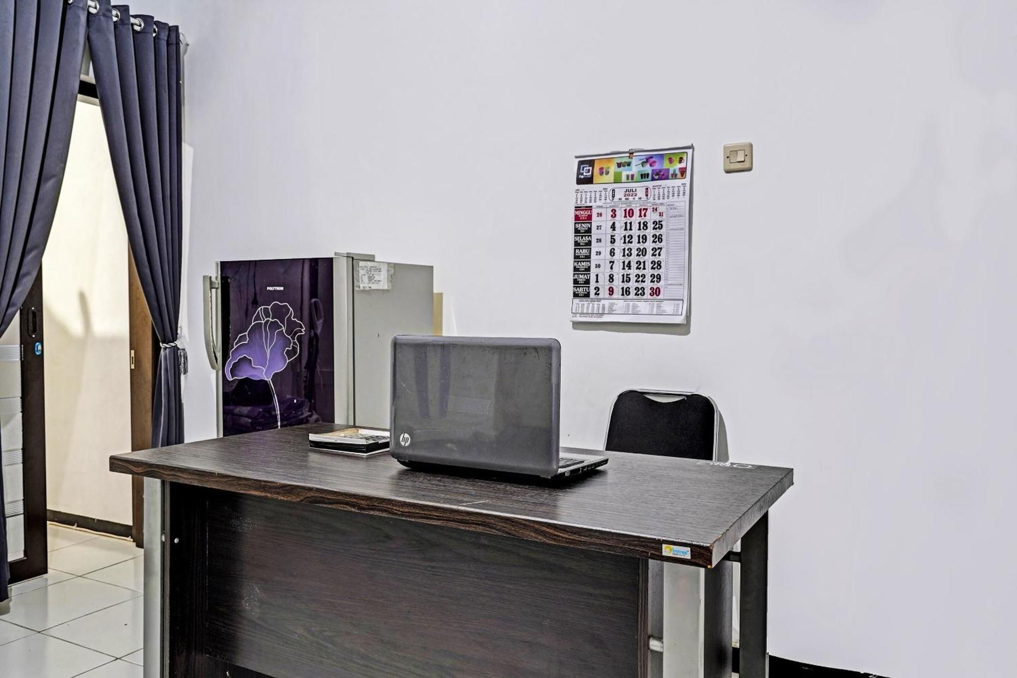 Oyo 91334 Permata Papua Guest House Pameungpeuk  Екстериор снимка