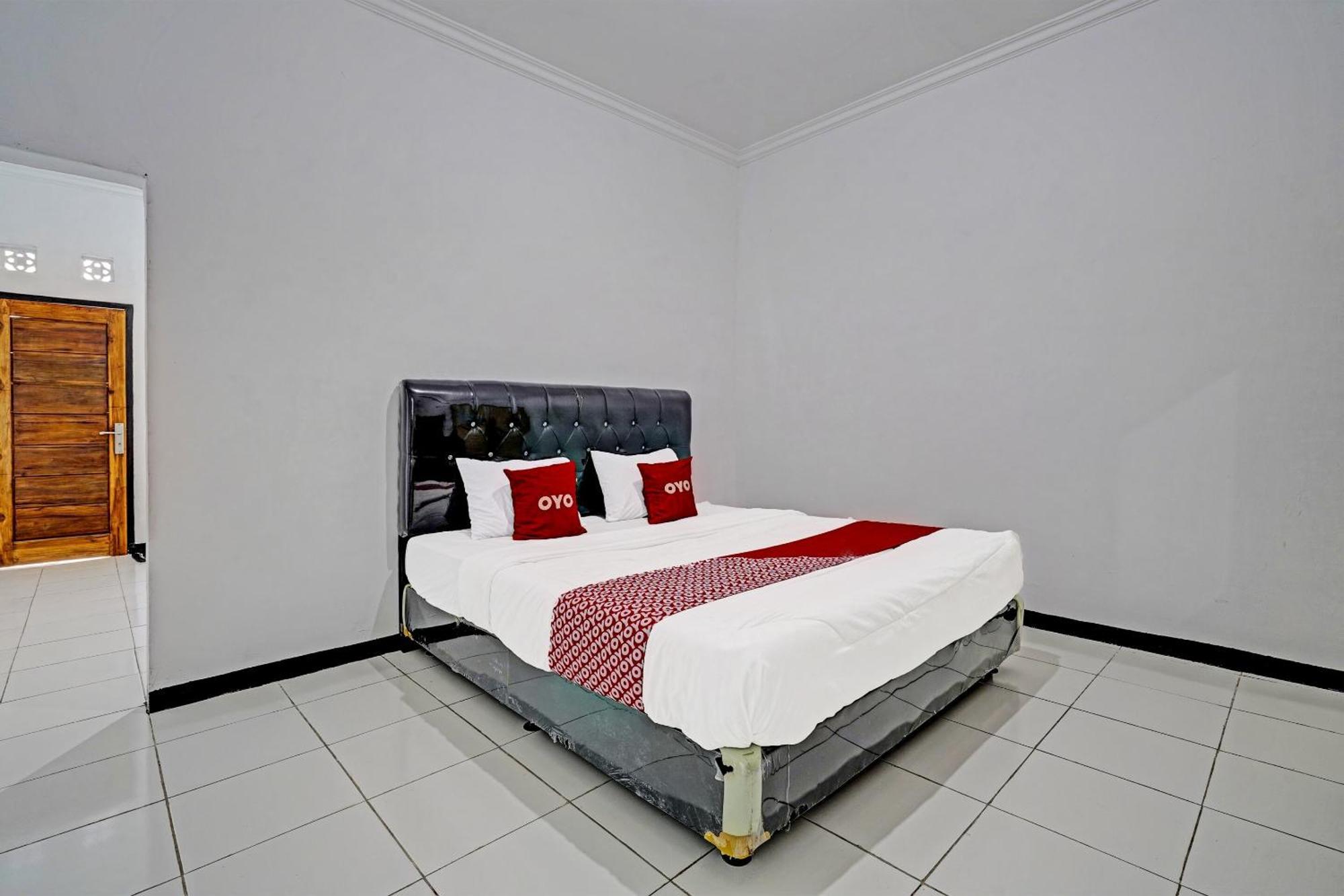 Oyo 91334 Permata Papua Guest House Pameungpeuk  Екстериор снимка