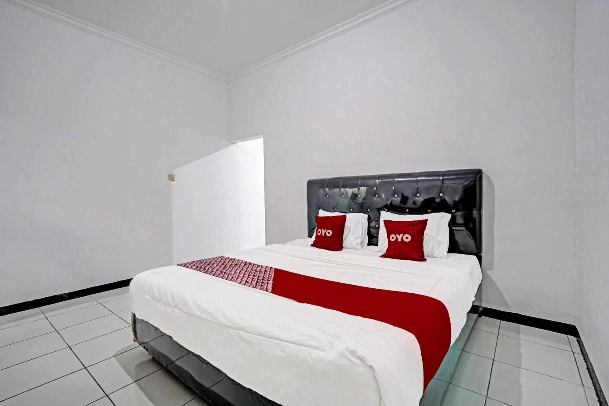 Oyo 91334 Permata Papua Guest House Pameungpeuk  Екстериор снимка
