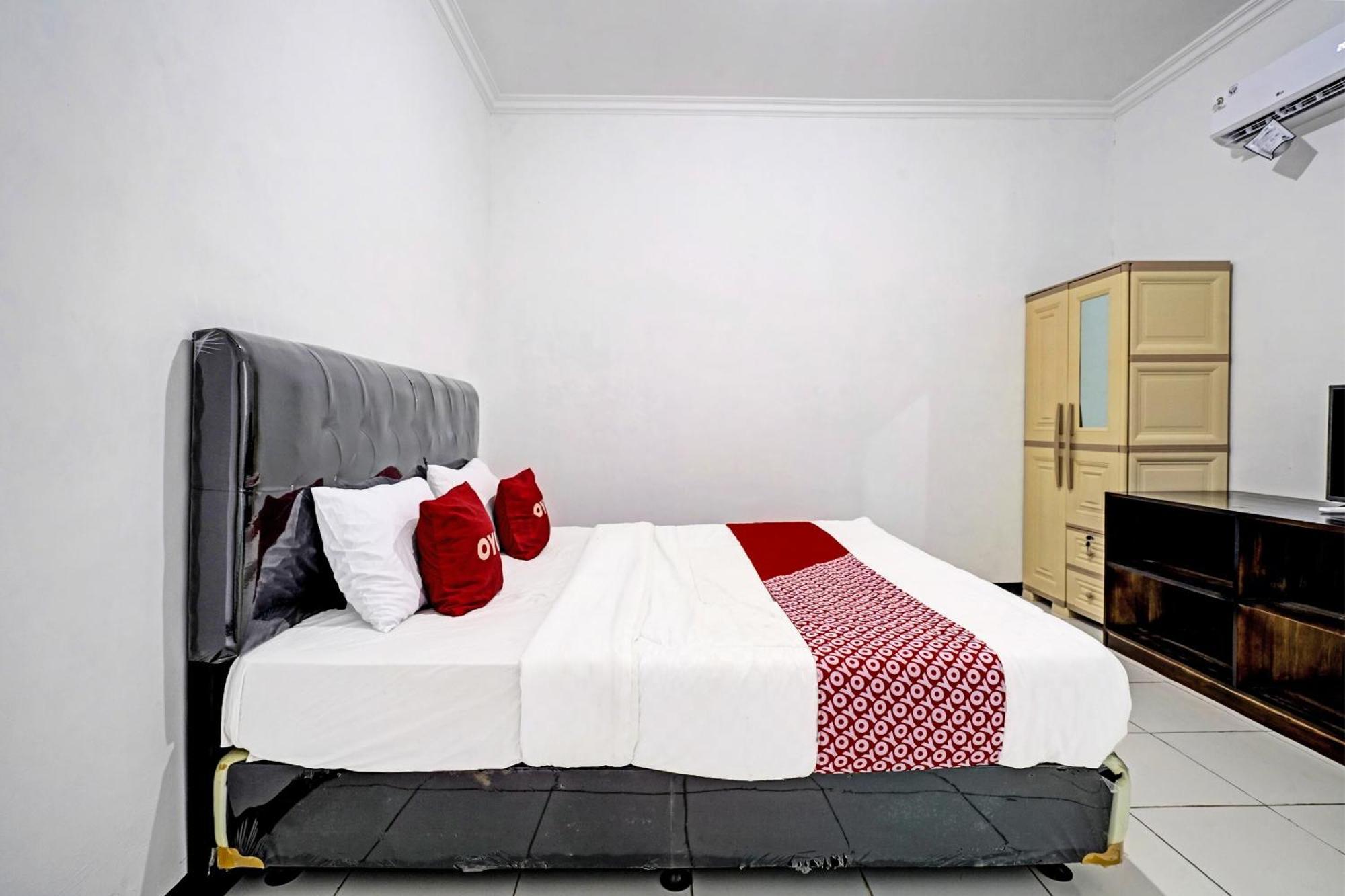 Oyo 91334 Permata Papua Guest House Pameungpeuk  Екстериор снимка