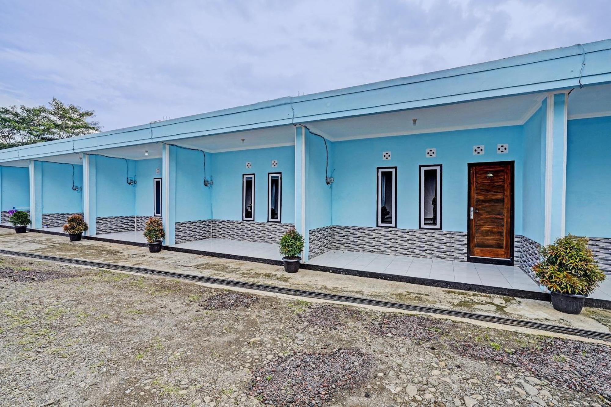 Oyo 91334 Permata Papua Guest House Pameungpeuk  Екстериор снимка